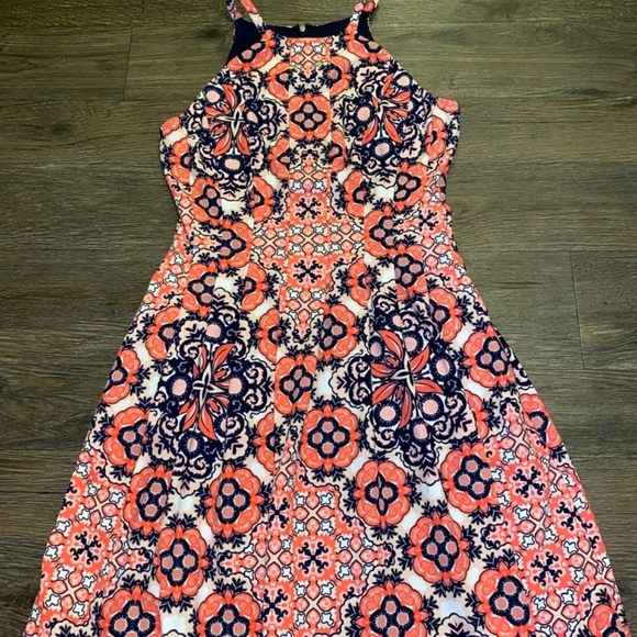 Vince Camuto size 6 stunning sleeveless dress - Picture 3 of 6